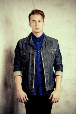 ayakta duvar tarafından