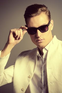 erkek optik. Studio moda vurdu.