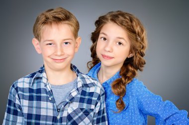 arkadaşlar. Eğitim. Stüdyo vurdu.