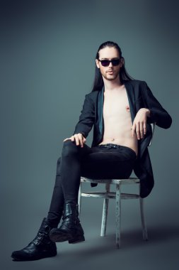 rahat adam. Erkek moda, güzellik.