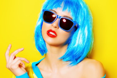 Turuncu ruj. Optik, gözlük.