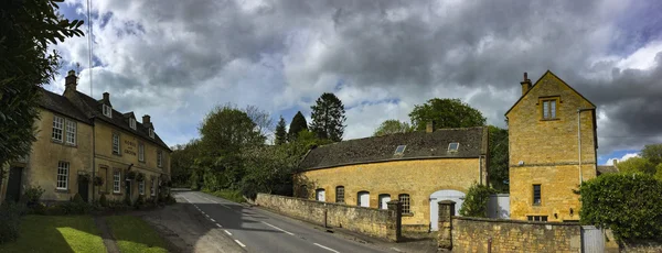 Cotswold aldeia tradicional inglaterra uk — Fotografia de Stock