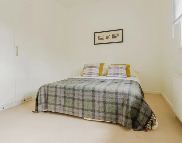 Camera da letto in casa recentemente convertita — Foto Stock