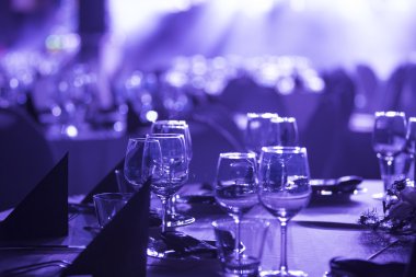 Konuklar için bekleyen tablolar