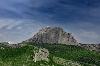 Dağ tepe anten istasyonu