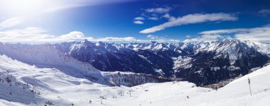 Güzel Alp dağ silsilesi kış panoramik fotoğraf