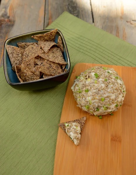 Veganistische kaas bal als bijgerecht — Stockfoto