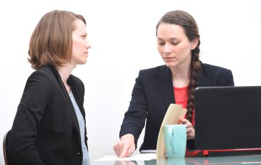 Busines kadın patronu ile üzgün