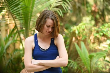 Ağlama ve gergin kadın