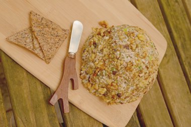 Vegan Peynir topu garnitür rustik tablo olarak