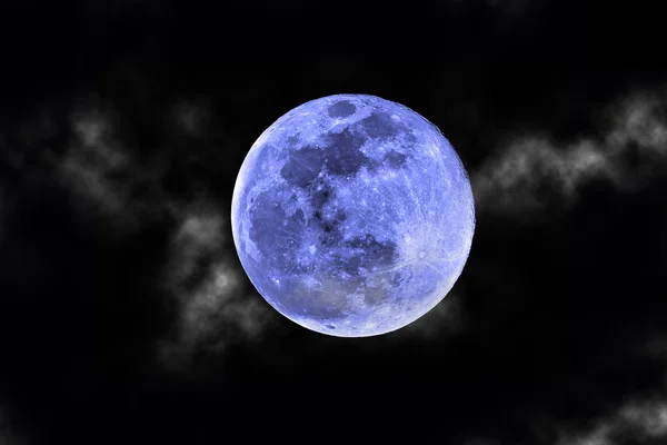 Luna azul y nubes —  Fotos de Stock