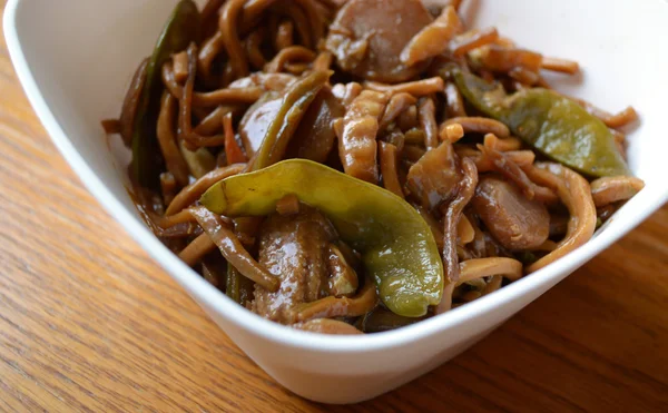 Veggie lo mein asian cuisine — Stock Photo, Image