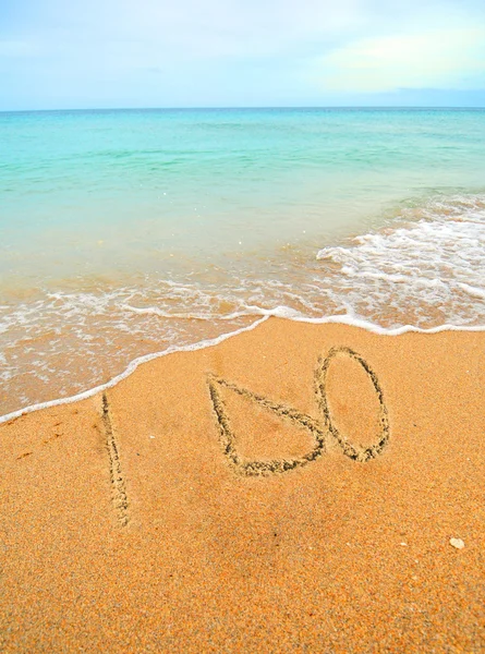 Je fais écrit dans le sable pour un concept de mariage — Photo