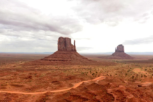 Monument Valley palčáky na deštivý den — Stock fotografie