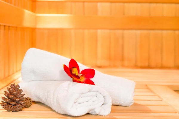 Asciugamani e pigne fotografati nella sauna — Foto Stock