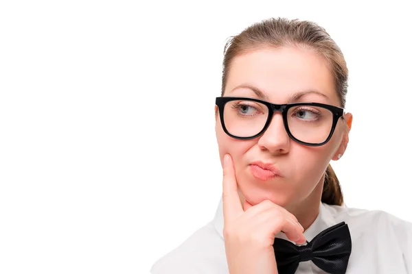 La cara de la mujer en primer plano pensando en fondo blanco —  Fotos de Stock