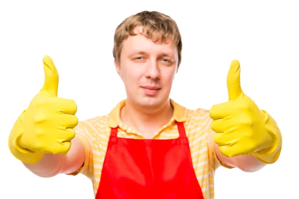 Homme heureux femme au foyer dans tablier et gants montre geste — Photo