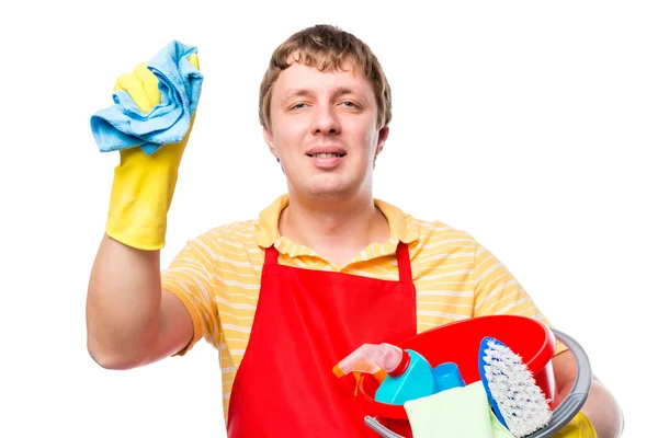 Ama de casa hombre con herramientas de limpieza sobre un fondo blanco —  Fotos de Stock