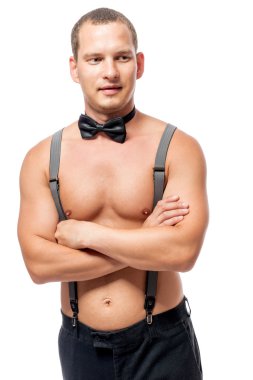 jartiyer ve papyon beyaz bir arka plan üzerinde genç striptizci