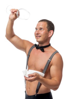 Bir cam ile mutlu kas üstsüz garson