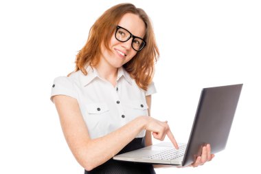 Mutlu işkadını izole dizüstü bilgisayarda bir düğmeye basmadan 