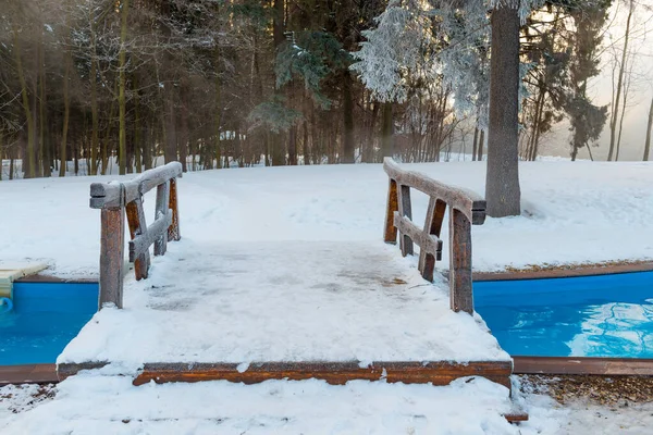 Piscina All Aperto Con Acqua Calda Inverno — Foto Stock