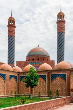 İmazade 'nin Ganja' daki anıt mezarı Azerbaycan 'ın ikinci büyük şehridir.