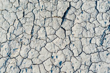 Gobustan, Azerbaycan 'daki çamur volkanları. Kuru toprak, çatlaklar.