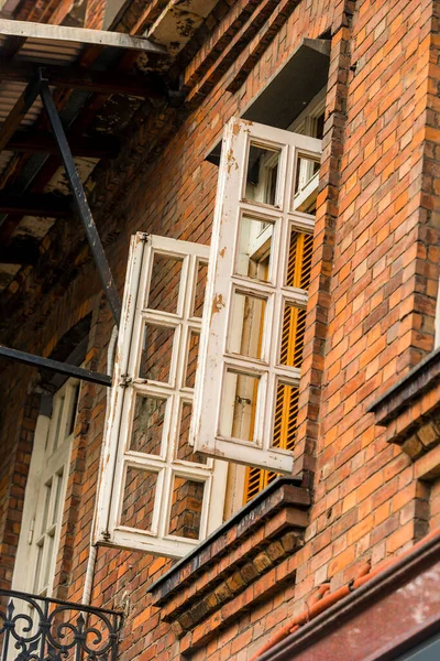 Öppet Fönster Tegel Byggnad Arkitektur Koncept — Stockfoto