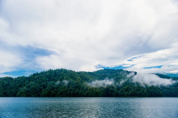 Azerbaiyán Goygol Paisaje Panorámico Famoso Lago Cerca Ganja —  Fotos de Stock