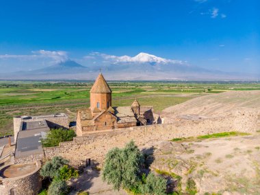 Ermenistan 'daki Top Virap Manastırı, Ararat yakınlarındaki turizm merkezi