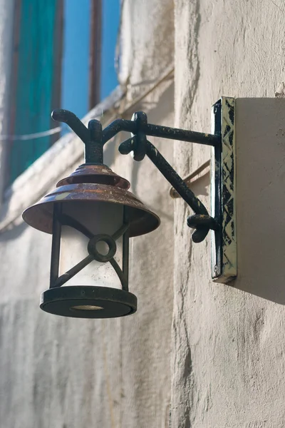 Lampione Vecchio Stile Sul Muro — Foto Stock