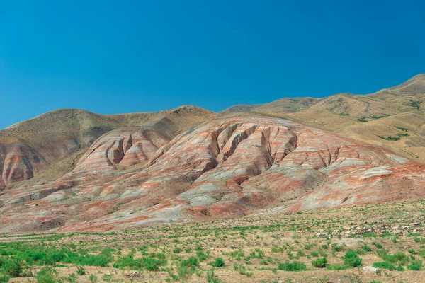 Literie Croisée Dans Les Candy Cane Mountains Azerbaïdjan Rayures Colorées — Photo