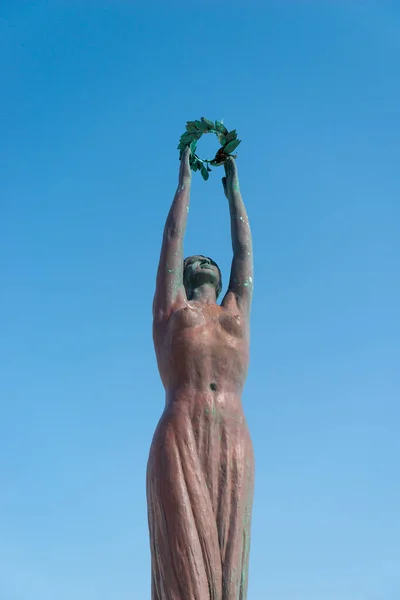 Zakinthos Grecia Junio 2019 Escultura Femenina Plaza Solomos Zakynthos Grecia —  Fotos de Stock