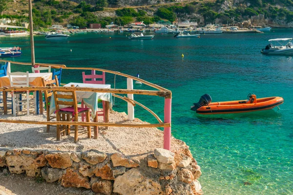 Restoranda Güzel Deniz Manzaralı Bir Masa — Stok fotoğraf