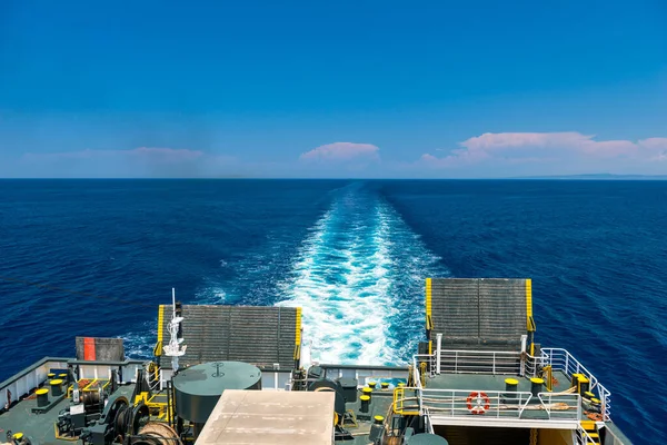 Sentier Surface Eau Derrière Bateau Croisière — Photo