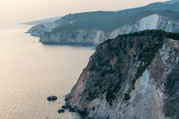 Kustlijn Met Zee Bergen Canyon Kliffen Met Zonsondergang Licht Griekenland — Stockfoto