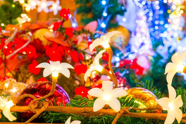 Hermosa guirnalda floral para vacaciones de Navidad — Foto de Stock