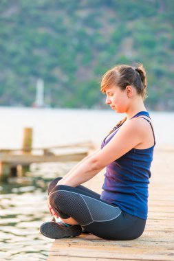 atlet lotus pozisyonunda gücünü yeniden kazanmak