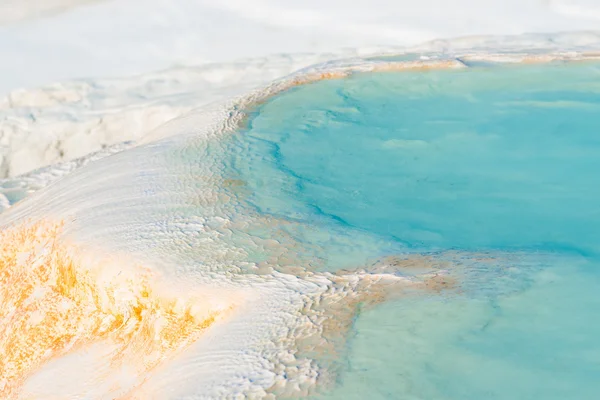 Basins of Pamukkale closeup on a sunny day — Stock Photo, Image