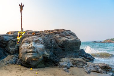 Konumlar Vagator Beach'te Shiva Kuzey Goa yüzü