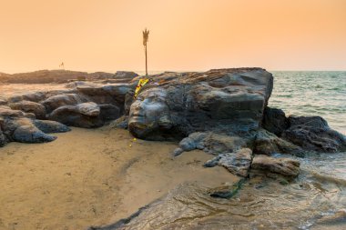 Kaya, Goa sahilinde Shiva'nın yüzüne