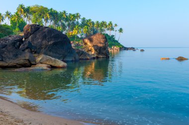 güzel bir tropik lagün sakin okyanusta
