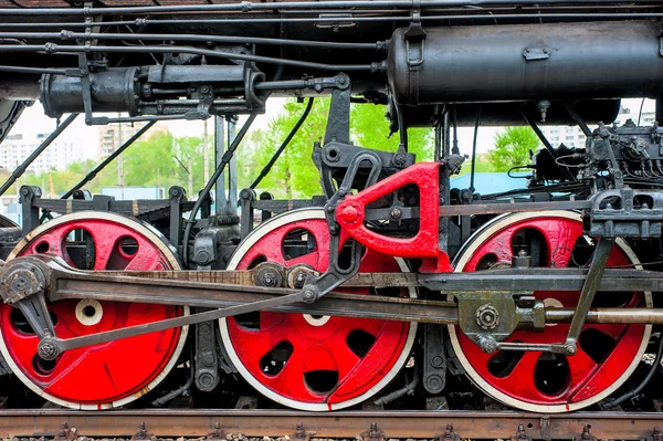 Wheel steam locomotive close up on the rails — Φωτογραφία Αρχείου