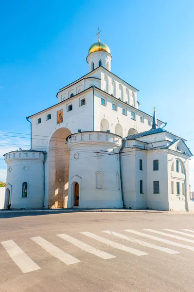 Senkrechter Schuss das berühmte goldene Tor in Wladimir — Stockfoto