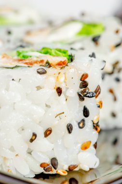 Susam ile Japon rulo kadar dikey resim kapat