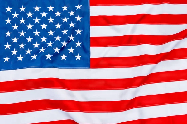 Amerikan bayrağı çerçeve tamamen doldurur ve w içinde çırpınan — Stok fotoğraf