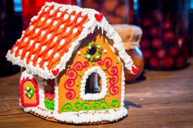 büyük bir güzel dekore edilmiş gingerbread ev geçerli