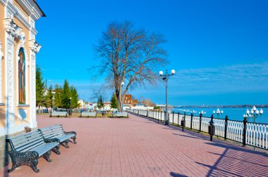 güneşli bir günde güzel bir şehir set