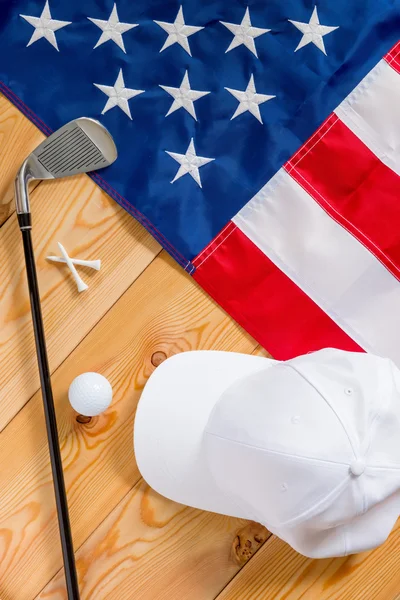 Amerikan bayrağı ve golf view yukarıdan bir dizi — Stok fotoğraf